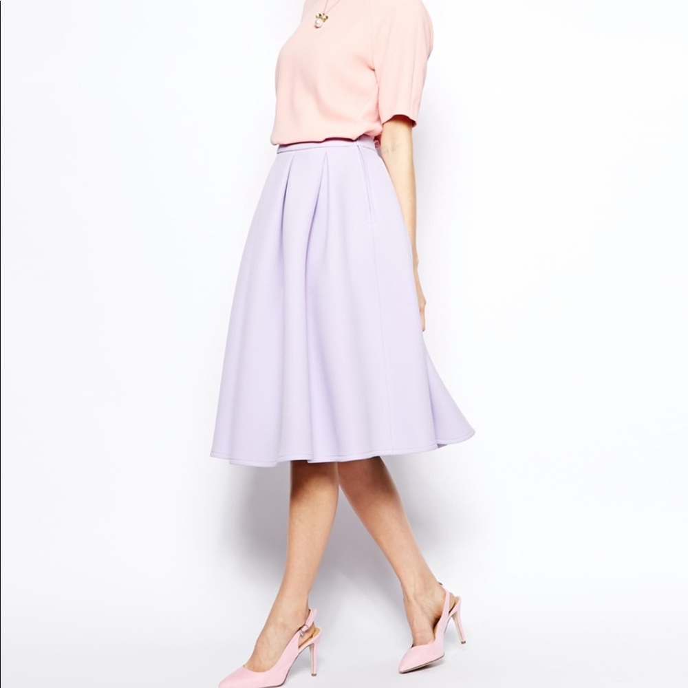 Lavandar midi skirt. Neoprene material